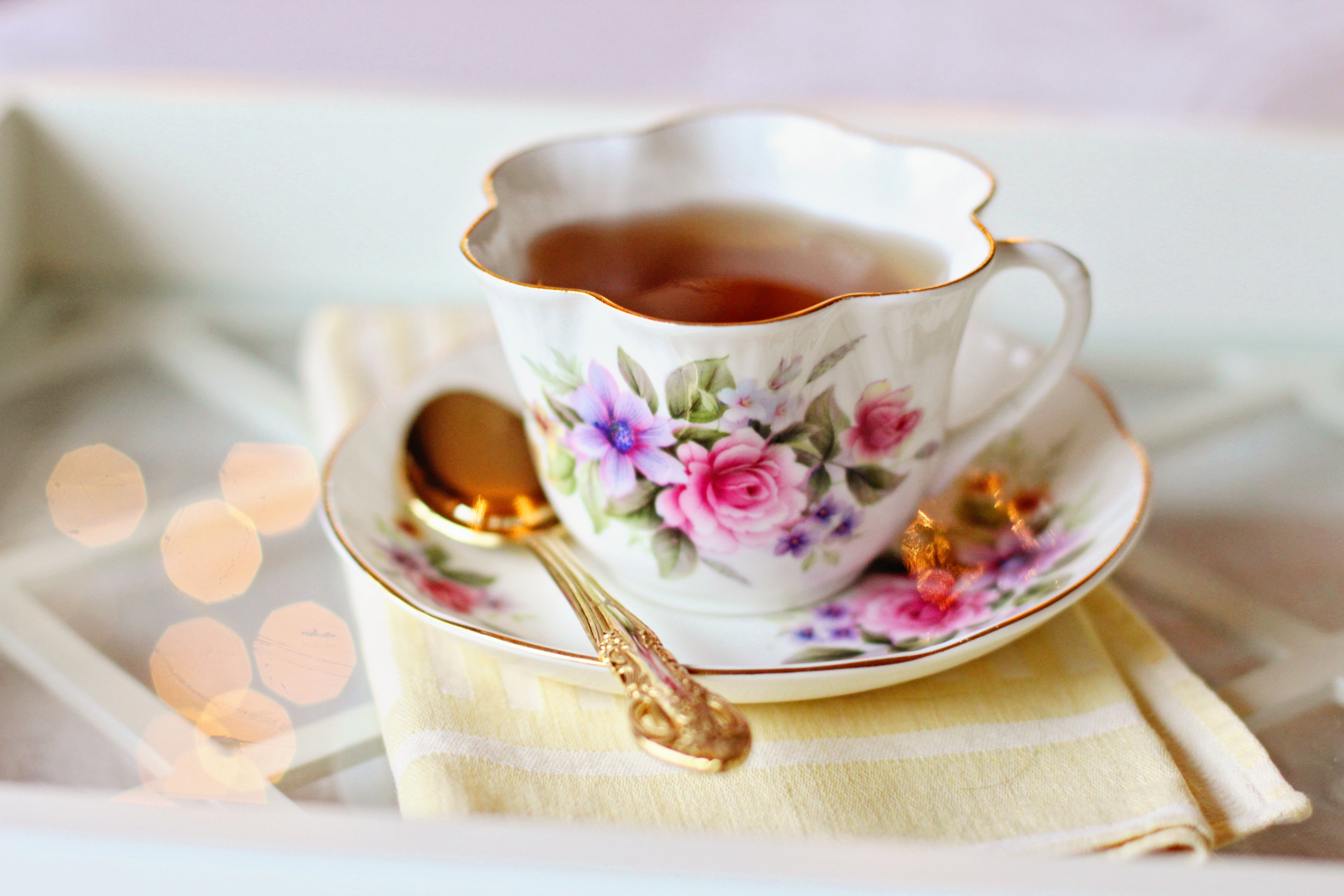 Cum se bea ceai de hibiscus la presiune ridicată: efectul, prepararea și dozarea acestuia